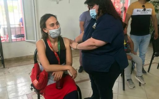 En todos los centros de salud colocan la vacuna covid