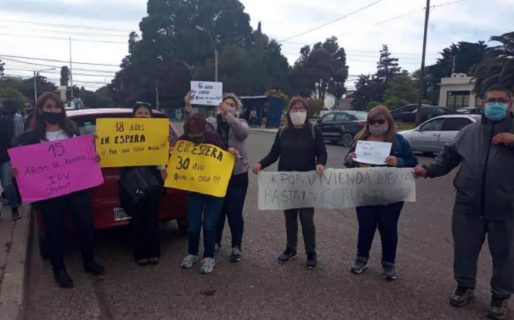 Juntan firmas para que empleados ligados a estafas del IPV sean desvinculados