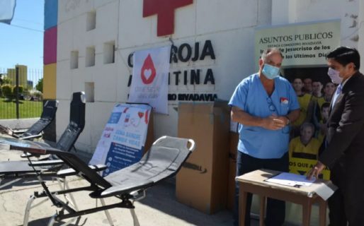 Una Iglesia entregó 6 sillones portátiles destinados a la donación de sangre