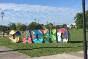 Cambiaron el orden de las letras de un cartel de Chaco y ahora dice «Cacho»: la foto se viralizó