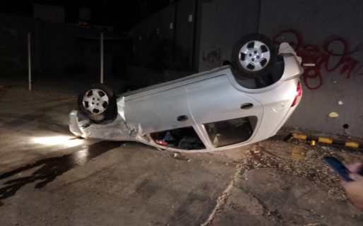 Quiso esquivar a un trapito y terminó volcando