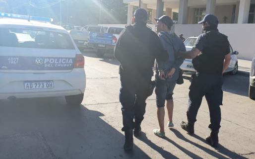 Un furibundo sujeto repartió golpes en el club TYPAC