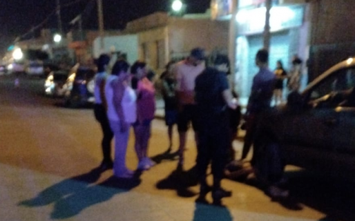 Terminó debajo de un vehículo tras ser atropellado en el Abásolo