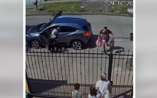 Les robaron la camioneta, pero les dejaron las mochilas a los chicos