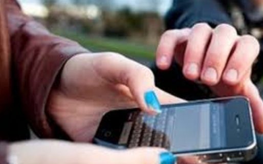 Le robaron el celular donde tenía todas las fotos de su hija