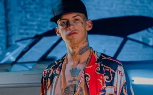 Susto: el vuelo en el que iba L-Gante debió aterrizar de emergencia