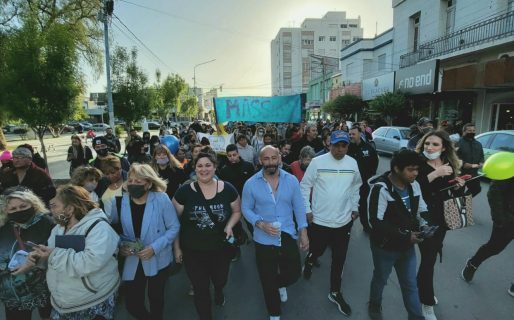 Massoni: “Vienen todos a Chubut a hacer turismo electoral”