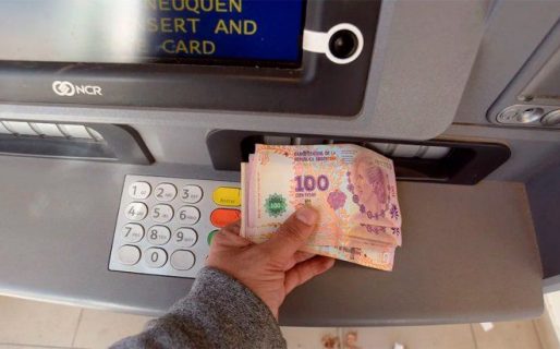 Dos sueldos mínimos son insuficientes para salir de la pobreza