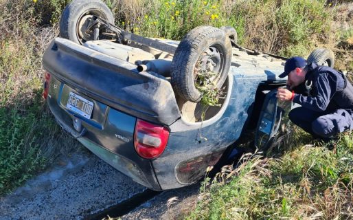 Vuelco en el Camino Roque González