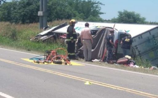 Hinchas de River que viajaban a Santiago del Estero sufrieron un trágico accidente