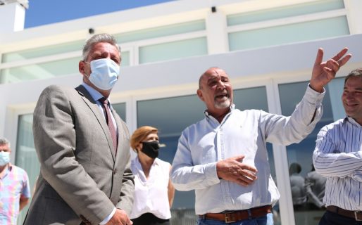Arcioni recorrió la droguería Mediven en Comodoro y destacó que «apuesta a la sustentabilidad»