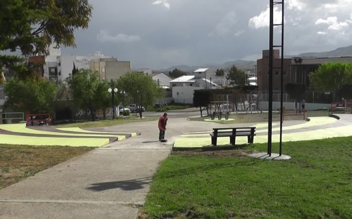 Tenía dos pedidos de captura y fue detenido mientras tomaba con sus amigos en la vía pública
