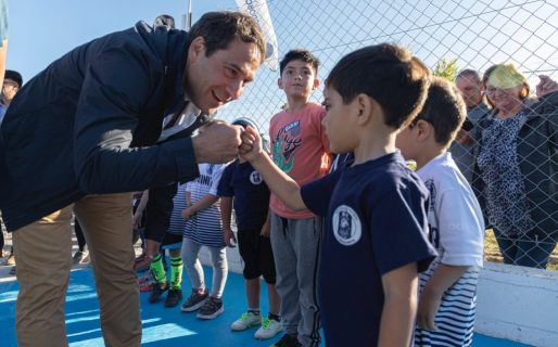 El intendente inauguró el playón y el SUM del club Ferrocarril del Estado