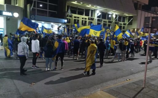 Unas 500 personas celebraron en el centro la victoria xeneize