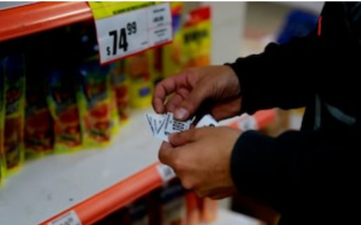 Economistas anticipan una aceleración de la inflación en diciembre: el año cerrará cerca del 50%