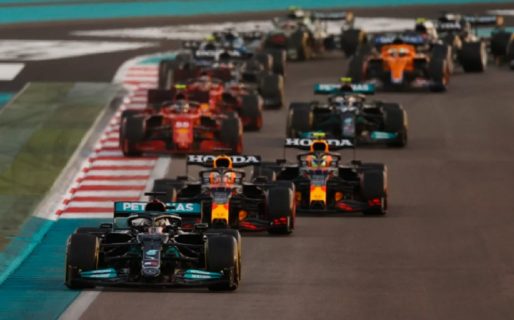 Verstappen le ganó la batalla final a Hamilton y logró su primer título de la Fórmula 1