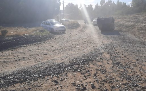 Quiso esquivar otro auto pero terminó en un vuelco