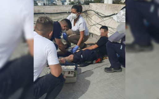 Estaba trabajando y recibió una descarga eléctrica