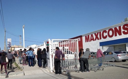 Locura por las compras de navidad en los mayoristas