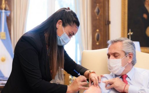 Alberto Fernández se aplicó la tercera dosis contra el coronavirus