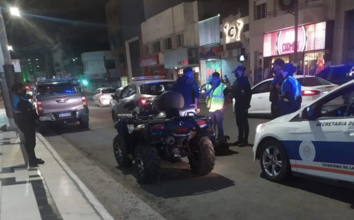 Paseaba en cuatri por el centro porque le dijo a los policías que tenía «contactos influyentes»