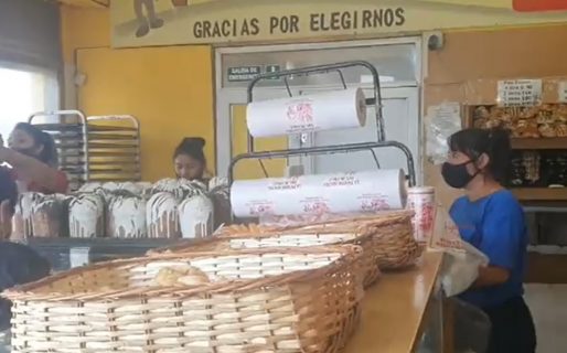 Una panificadora entregó más de 400 panes dulces sin cargo