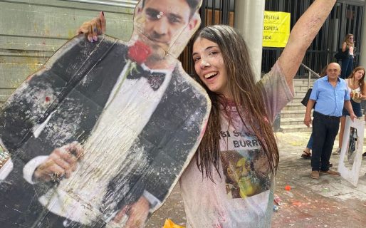 «Me recibí y estuviste conmigo en forma de cartón»