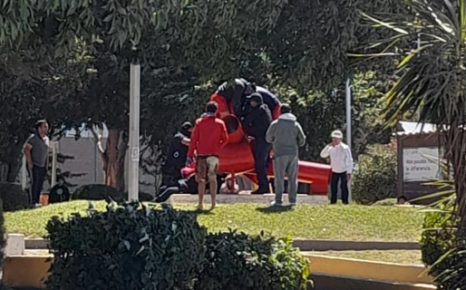 Un nene quedó atrapado en un juego y los Bomberos lo debieron rescatar
