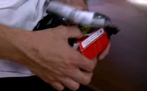 Compró un celular de casi $200 mil pesos y le mandaron una caja de puré de tomate