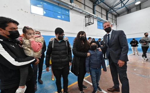 Arcioni entregó 54 viviendas en Comodoro y anunció la inauguración de otras 100 en los próximos meses