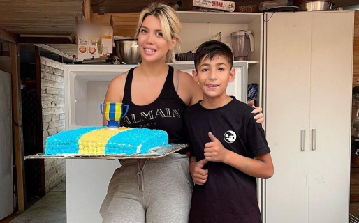 Wanda Nara visitó a Joaquín, a quien le compró una torta como había prometido