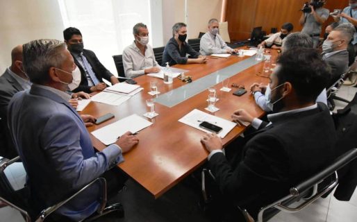 Arcioni encabezó una nueva reunión y estableció medidas para paliar la situación del Río Chubut