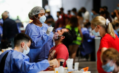 Los impactantes números de la tercera ola: cómo pasó Argentina de 1600 casos a más de 80 mil por día