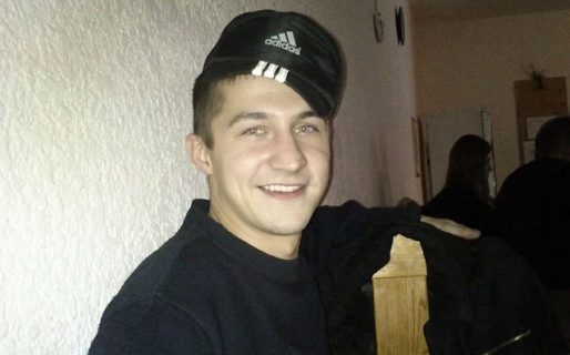 Descubrió que su amigo había abusado de su pequeña hija y lo obligó a cavar su propia tumba