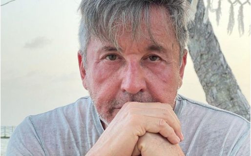 Ricardo Montaner cruzó a la psicóloga que lo cuestionó por besar a su hijo en la boca: “Buscá ayuda urgente”