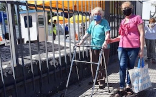 Crecieron 156% los contagios de mayores de 60 años