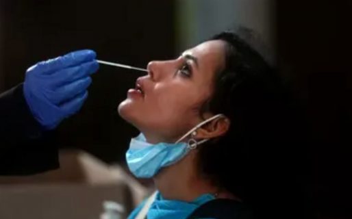 Coronavirus: por el colapso de los centros de testeo, no se hisopará más a contactos estrechos