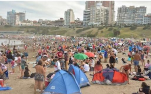 Los contagios de coronavirus crecieron hasta 250% en los principales destinos turísticos del país