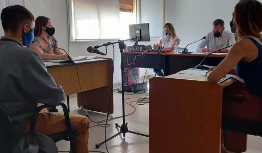 «Si le hacés algo a mi hermana te vuelo la rodilla»