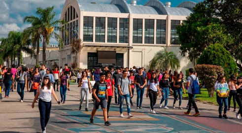 Tres universidades públicas ya definieron que pedirán la vacunación obligatoria para asistir a clases este año