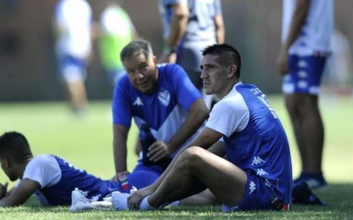 Ricardo Centurión se bajó de la pretemporada de Vélez por diferencias con el entrenador
