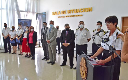 Arcioni puso en funciones por primera vez en la historia a una Directora de Género en la Policía del Chubut