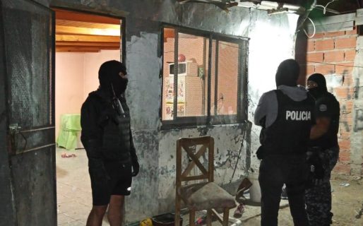 Se realizaron allanamientos a raíz de un robo armado a un empleado policial