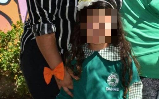 Su hija tenía un raspón en la pierna, la llevaron al hospital y murió