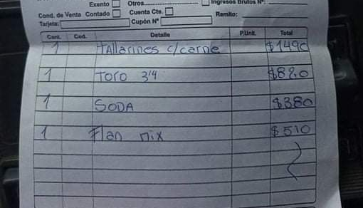Se hizo viral porque le cobraron la exorbitante suma de $3.200 pesos por unos tallarines, vino y un flan