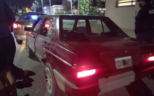 Comodoro: lo golpearon y lo encerraron en su baño para robarle