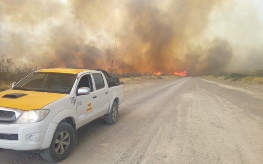 Siguen los trabajos para controlar el incendio al norte de Puerto Madryn