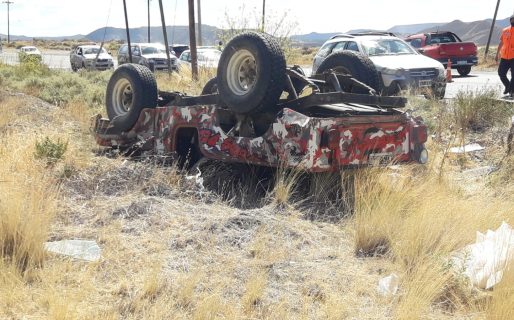 Dos personas resultaron heridas al volcar con su vehículo camino a Laprida
