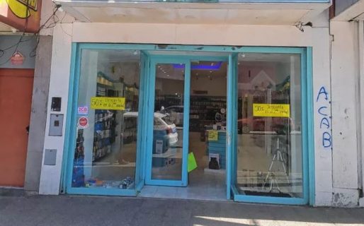 Robó unos auriculares de un comercio en pleno centro y terminó detenido