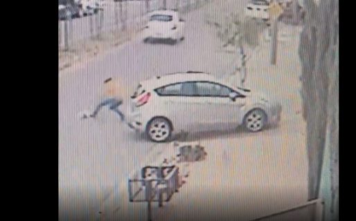 Conducía con exceso de velocidad, mató a un perro y escapó